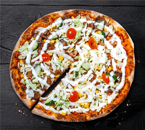16. Salat pizza (16